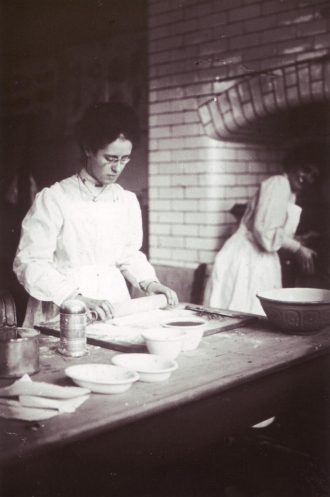 A cookery lesson in 1905