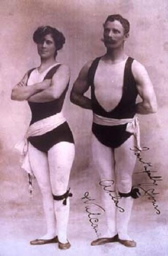 morley_2 Atlas Vulcana, Family Strong act, the first professional act to perform at the New Pavilion, Morley. Photo taken 04/12/1911.